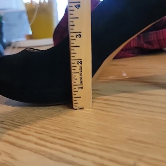 Adrienne Vittadini Black Suede Platform Pumps Size 10M - Picture 10 of 10